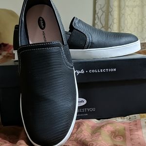Dr. Scholl's slip on shoes